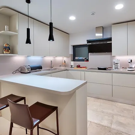 Atalanta With Heated Pool Near The Опатия