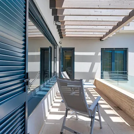 Вилла Atalanta With Heated Pool Near The