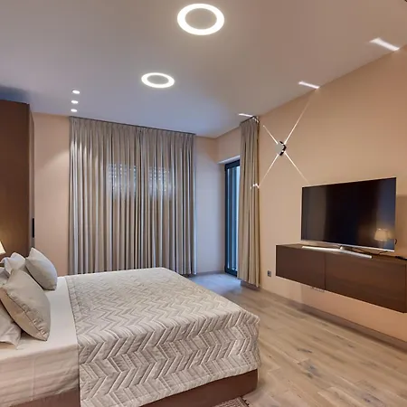 Atalanta With Heated Pool Near The Опатия