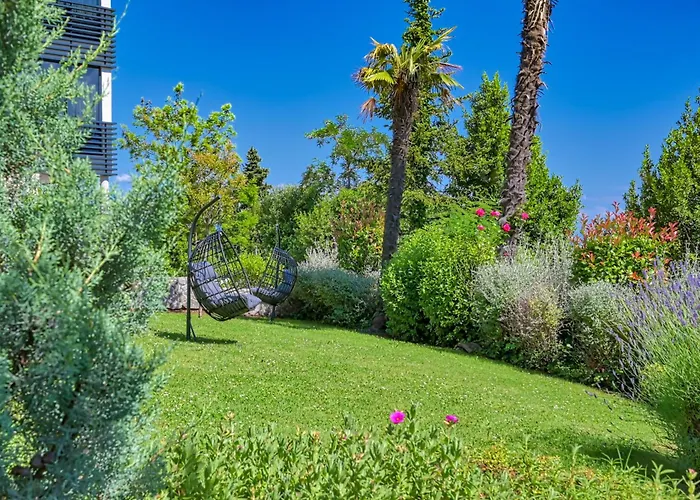 Atalanta With Heated Pool Near The Villa