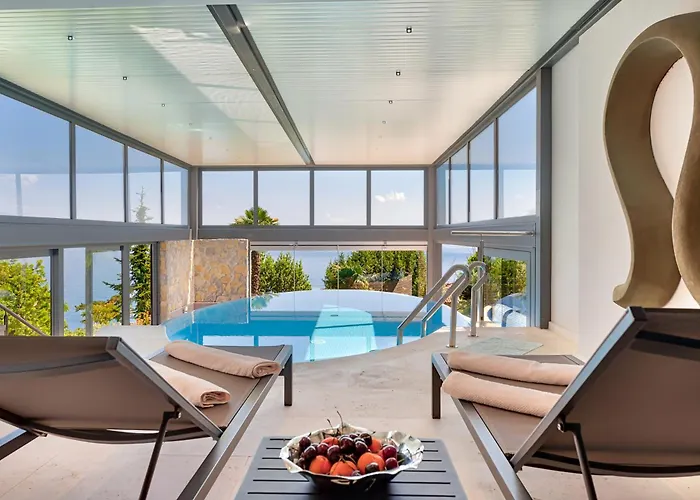 Atalanta With Heated Pool Near The Villa