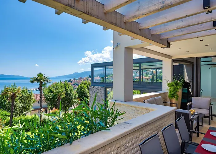 Atalanta With Heated Pool Near The Villa Opatija