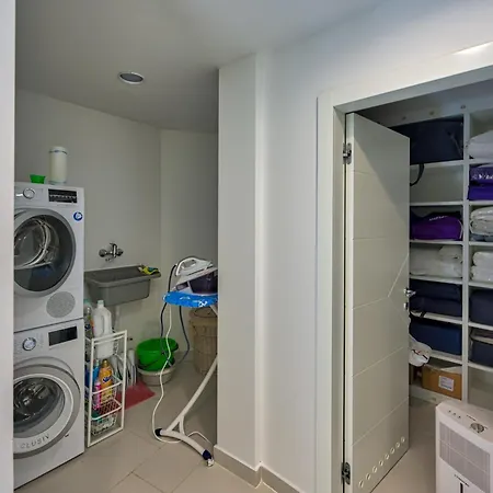 Villa Atalanta With Heated Pool Near The *