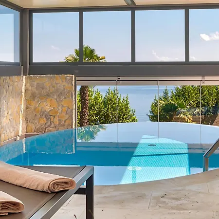 Atalanta With Heated Pool Near The Villa Opatija