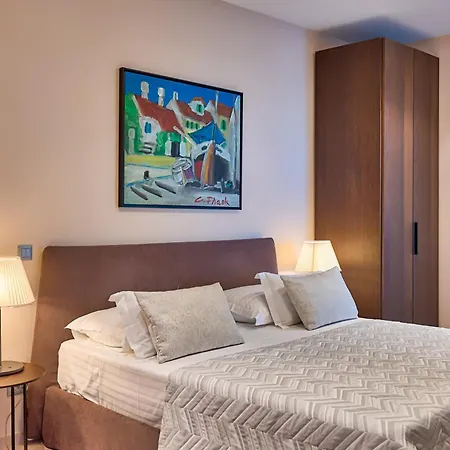 Atalanta With Heated Pool Near The Villa