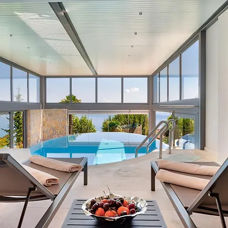 Atalanta With Heated Pool Near The Villa