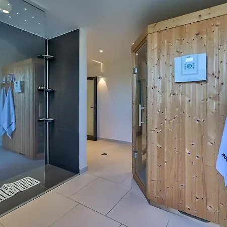 Atalanta With Heated Pool Near The Villa *