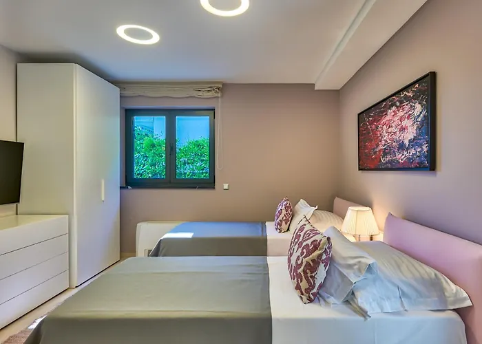 וילה Atalanta With Heated Pool Near The