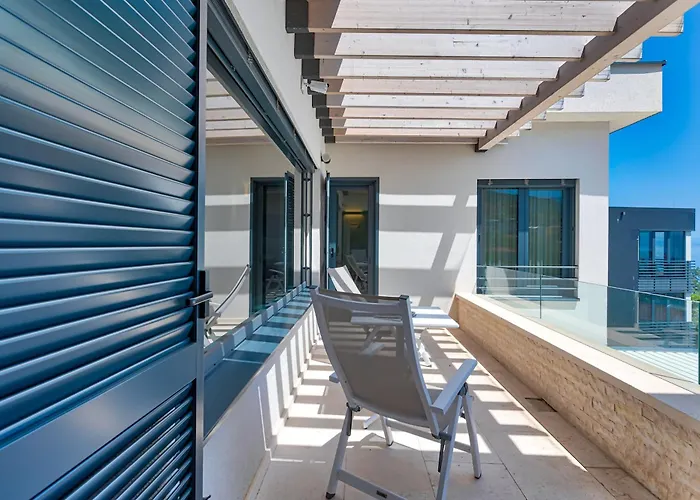 Vila Atalanta With Heated Pool Near The