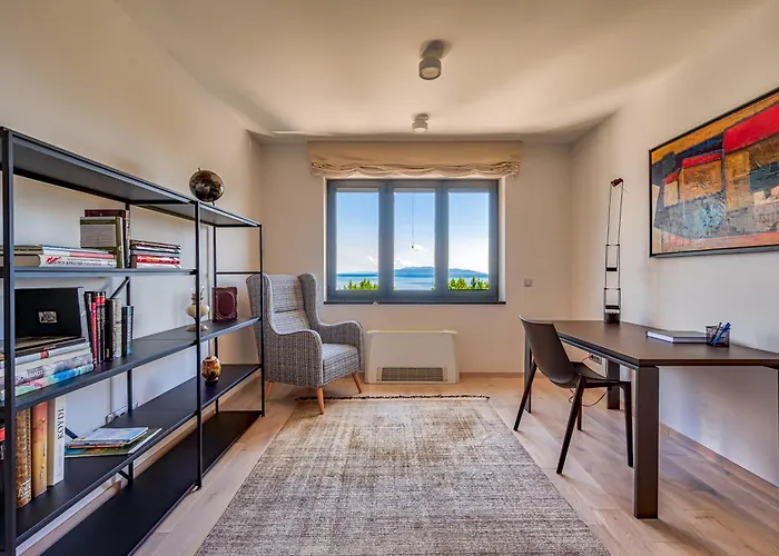 Vila Atalanta With Heated Pool Near The