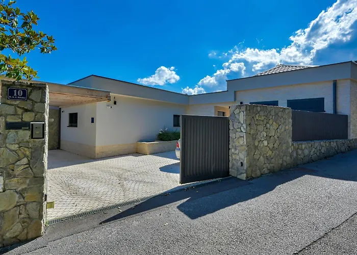 Vila Atalanta With Heated Pool Near The *