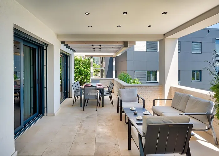 Atalanta With Heated Pool Near The וילה *