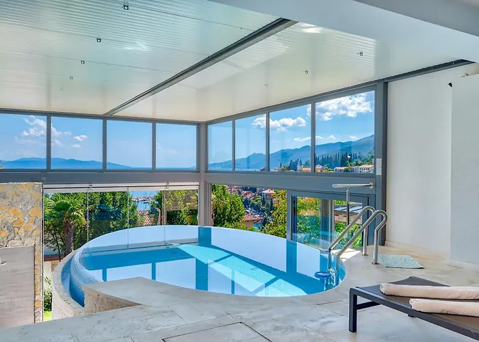 Atalanta With Heated Pool Near The Vila Opatija