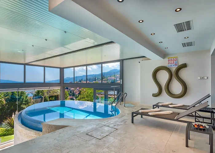 Atalanta With Heated Pool Near The Opatija