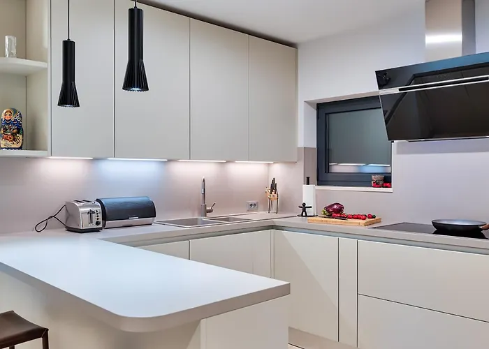 Atalanta With Heated Pool Near The * אופטיה