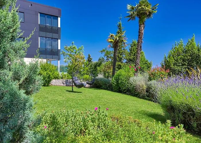 Atalanta With Heated Pool Near The Opatija