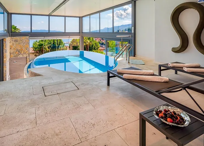 Atalanta With Heated Pool Near The