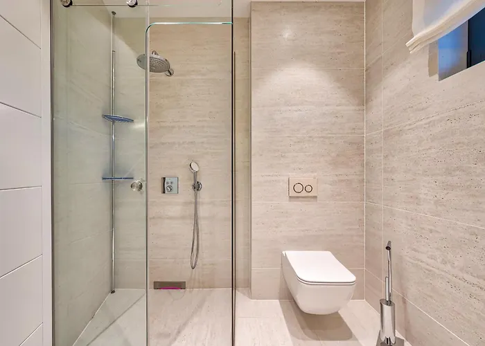 Atalanta With Heated Pool Near The וילה