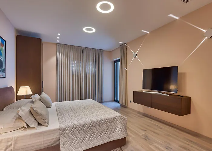 Atalanta With Heated Pool Near The Opatija