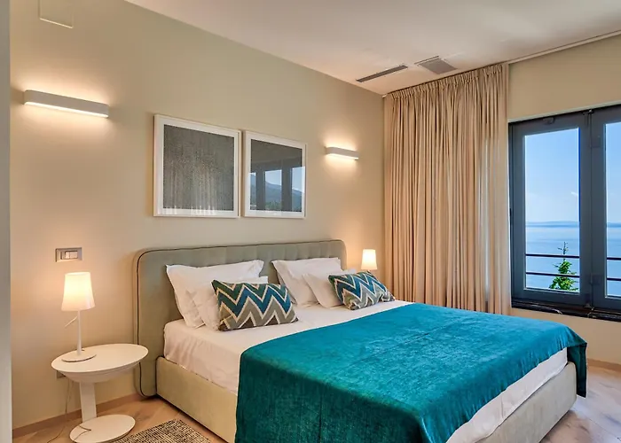 Atalanta With Heated Pool Near The אופטיה