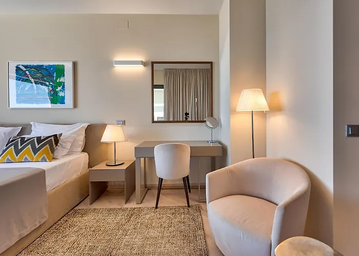 Atalanta With Heated Pool Near The וילה