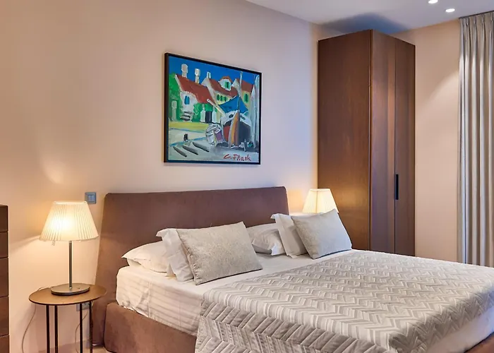 Atalanta With Heated Pool Near The וילה