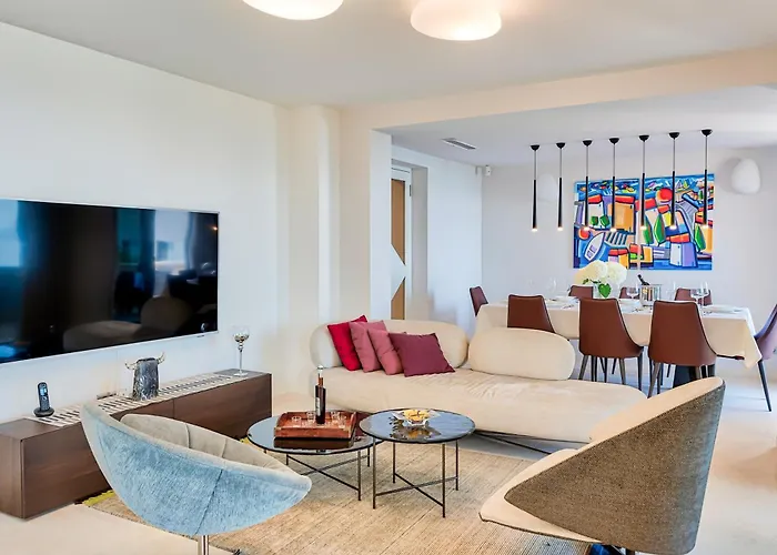 וילה Atalanta With Heated Pool Near The