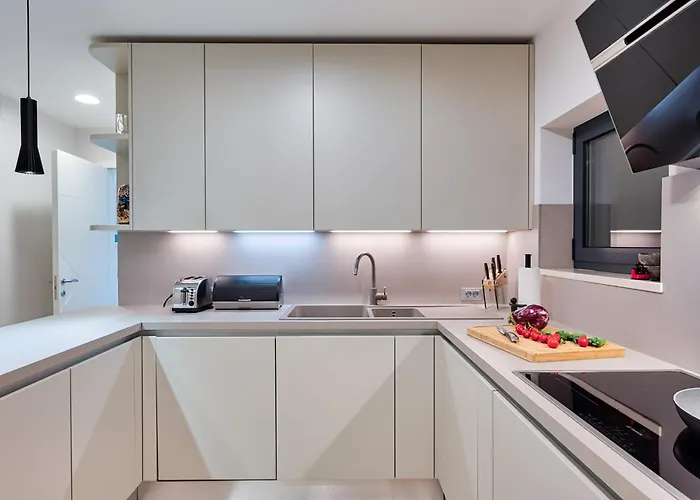 Atalanta With Heated Pool Near The Vila *