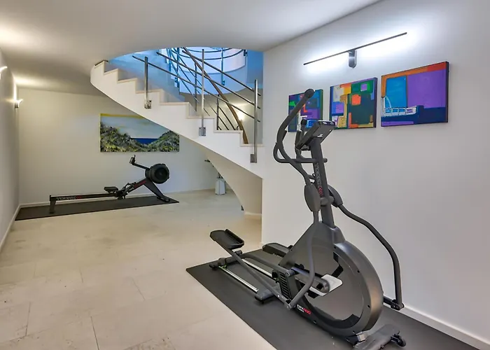 Atalanta With Heated Pool Near The אופטיה