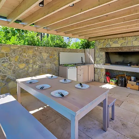 Atalanta With Heated Pool Near The Villa Opatija