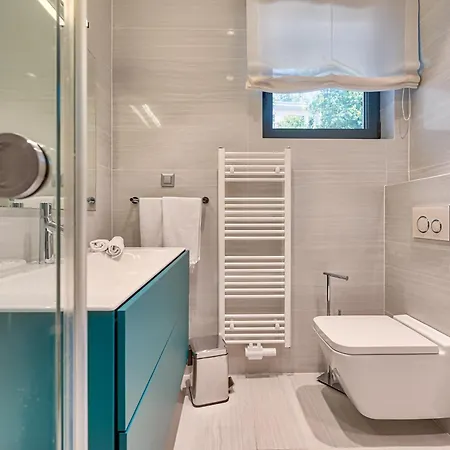 Atalanta With Heated Pool Near The Villa *