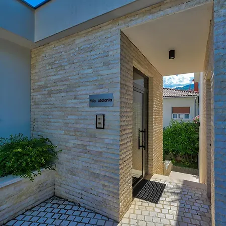 Atalanta With Heated Pool Near The Opatija
