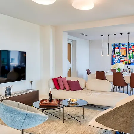 Villa Atalanta With Heated Pool Near The