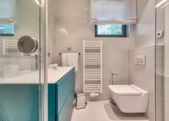 Atalanta With Heated Pool Near The Villa *