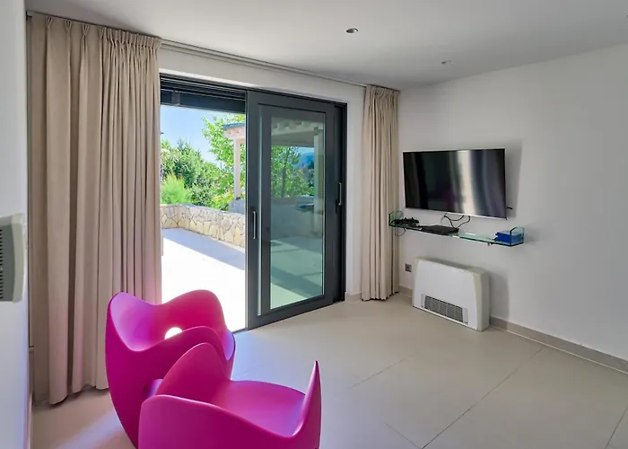 Atalanta With Heated Pool Near The *