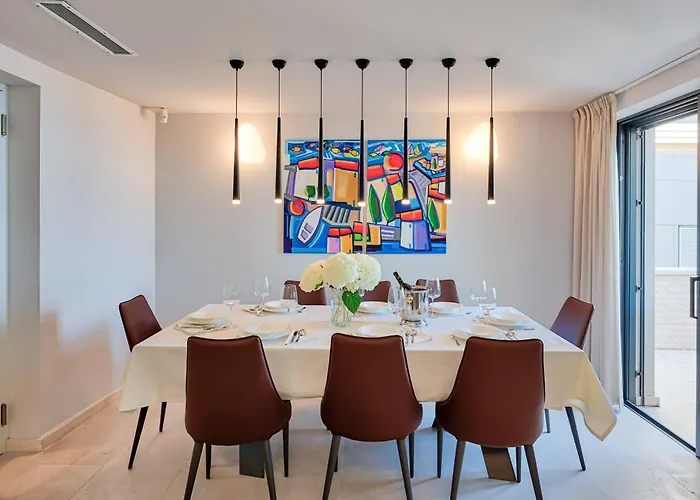 Atalanta With Heated Pool Near The Villa Opatija