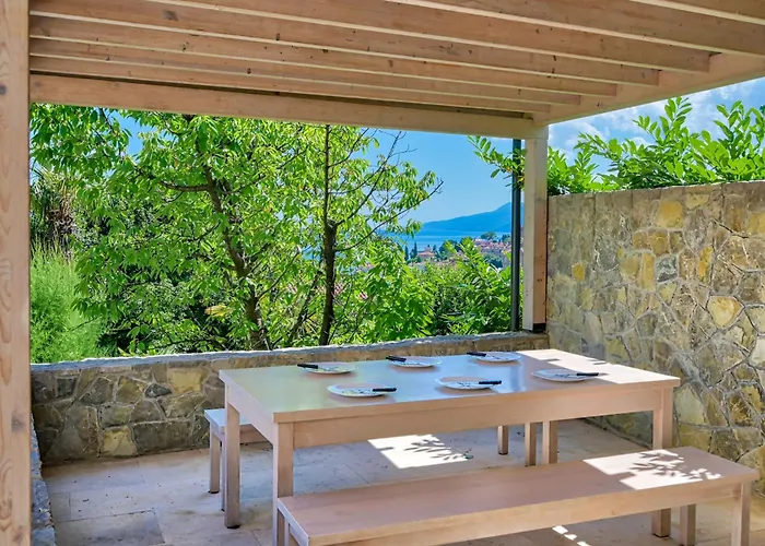 Atalanta With Heated Pool Near The Opatija