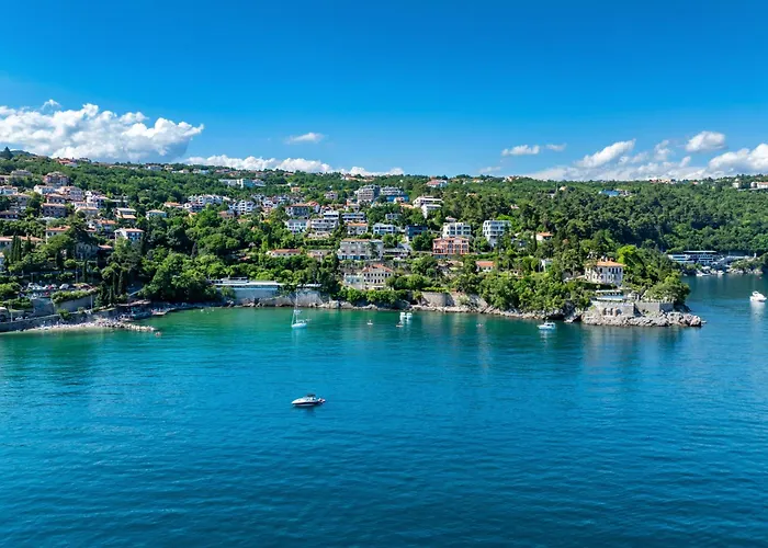Atalanta With Heated Pool Near The Opatija